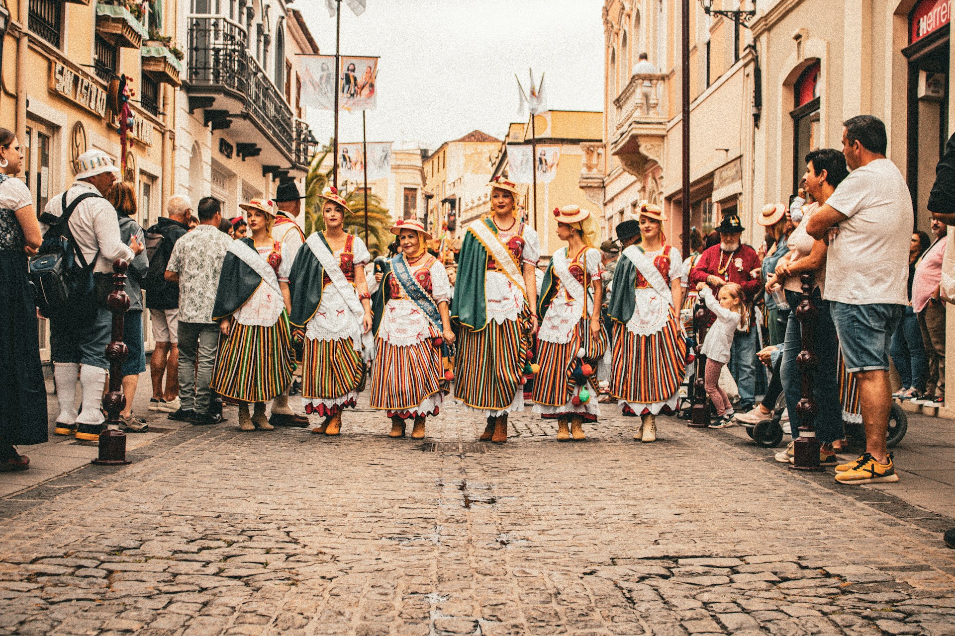 Canarian Spanish: Words & Phrases You Need to Know